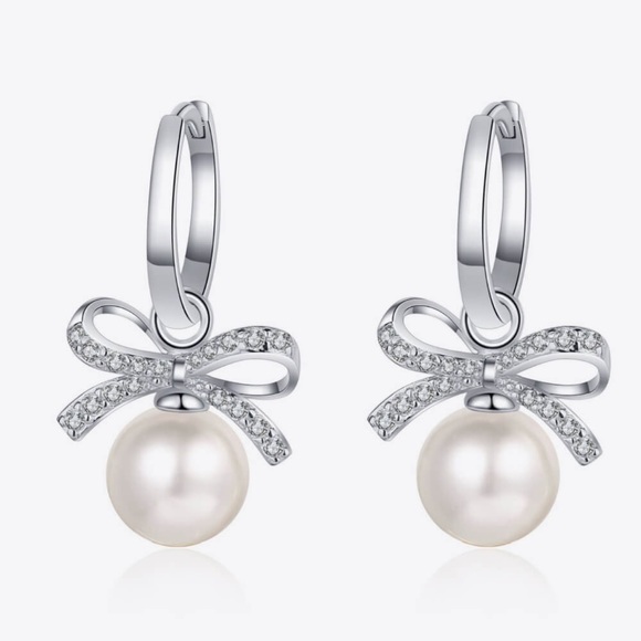 https://dar-go.com/products/moissanite-bow-detail-pearl-drop-earrings - Picture 10 of 11